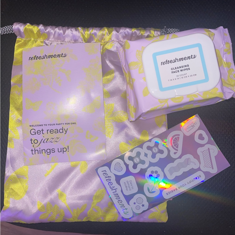 IPSY Cleansing Face Wipes w/ Bag & Stickers
